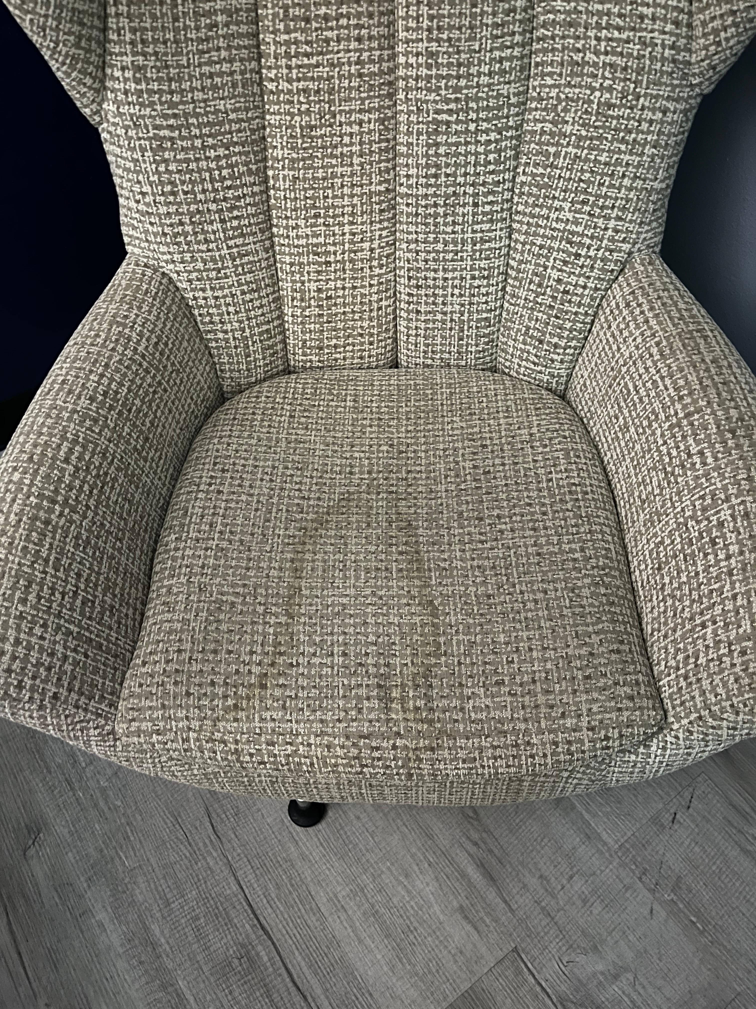 Anyone want to sit here?  gross!