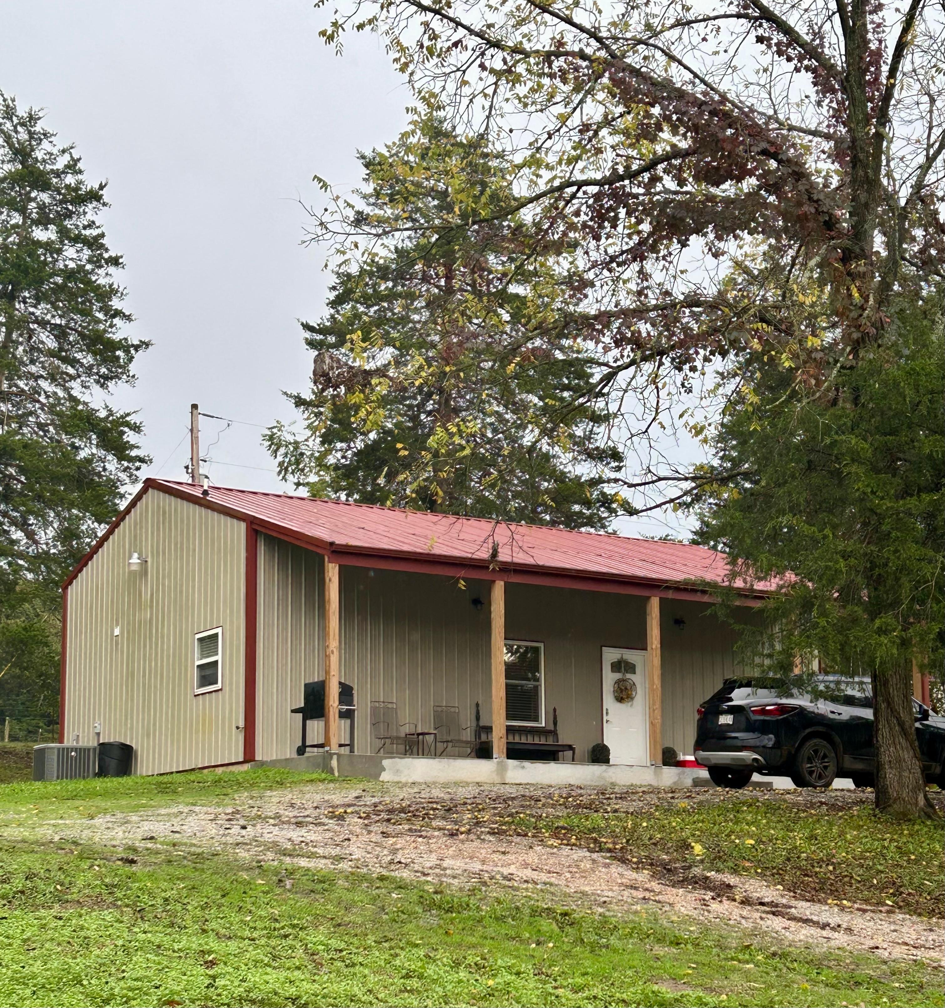 Great parking.  Very neatly kept.