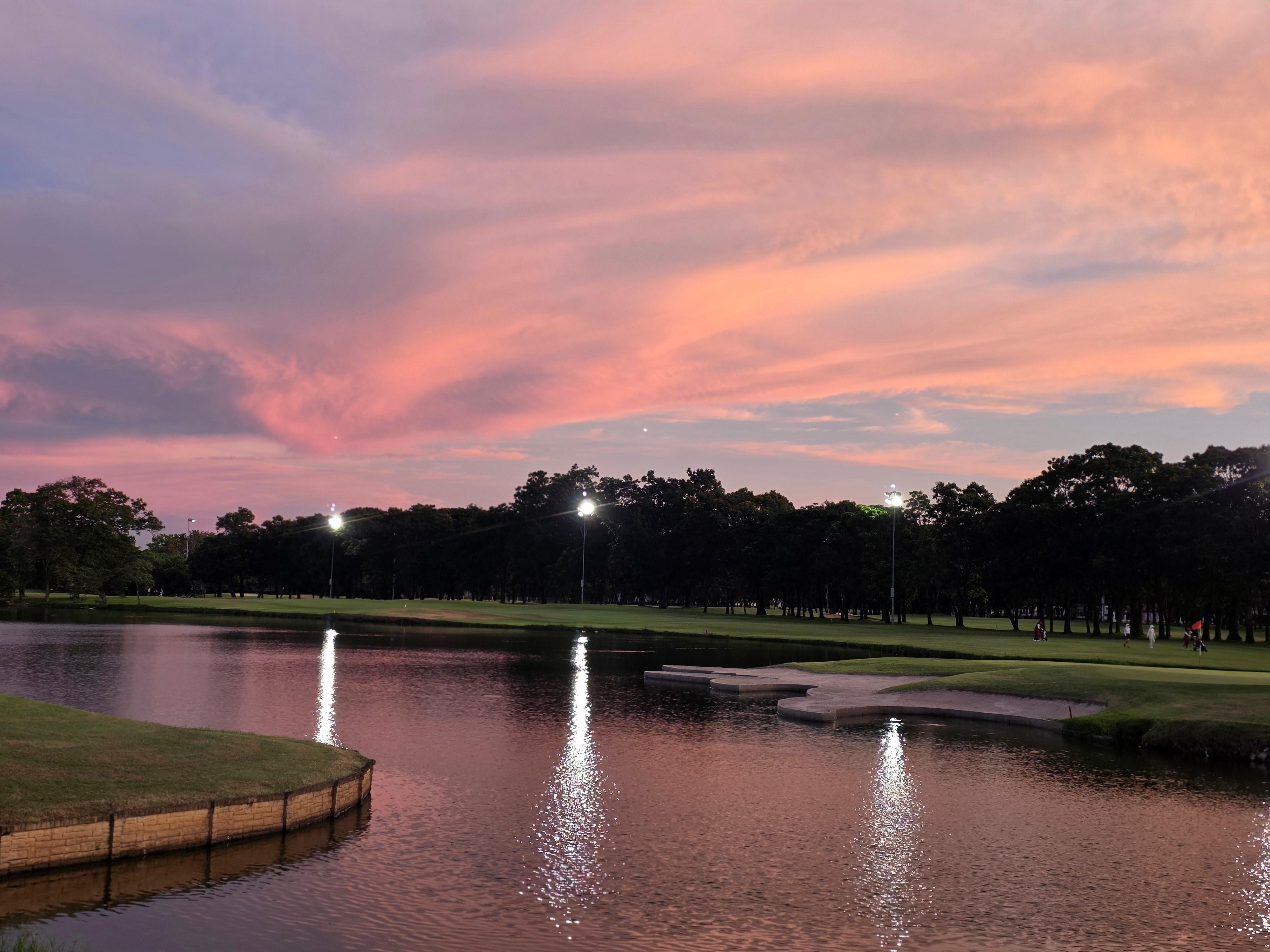 The food at the Chinese restaurant is really delicious.