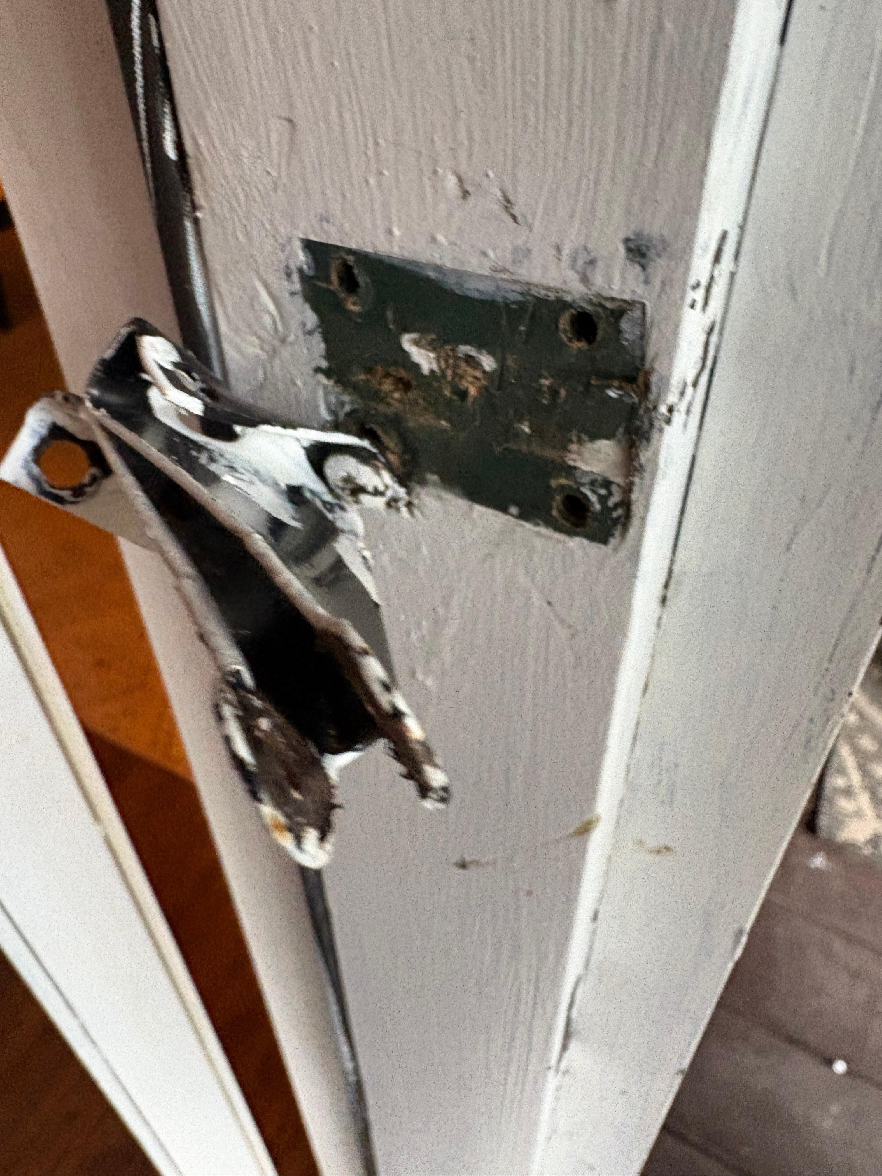 Hinge in door