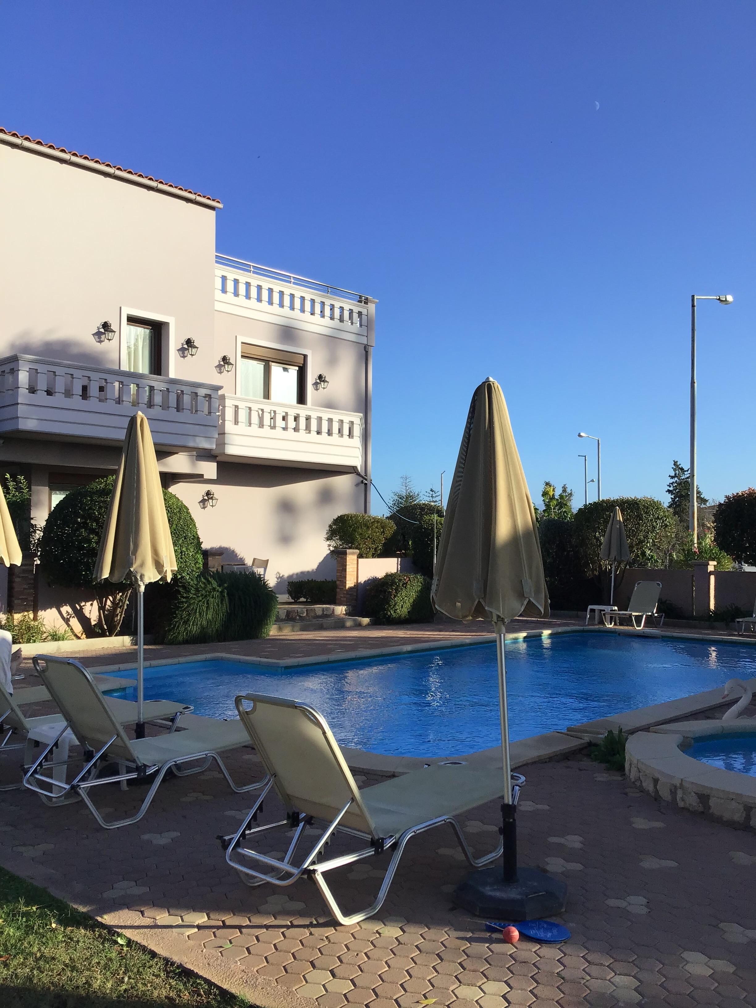 Litet trevligt poolområde