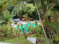 Piscine d'eau thermale
