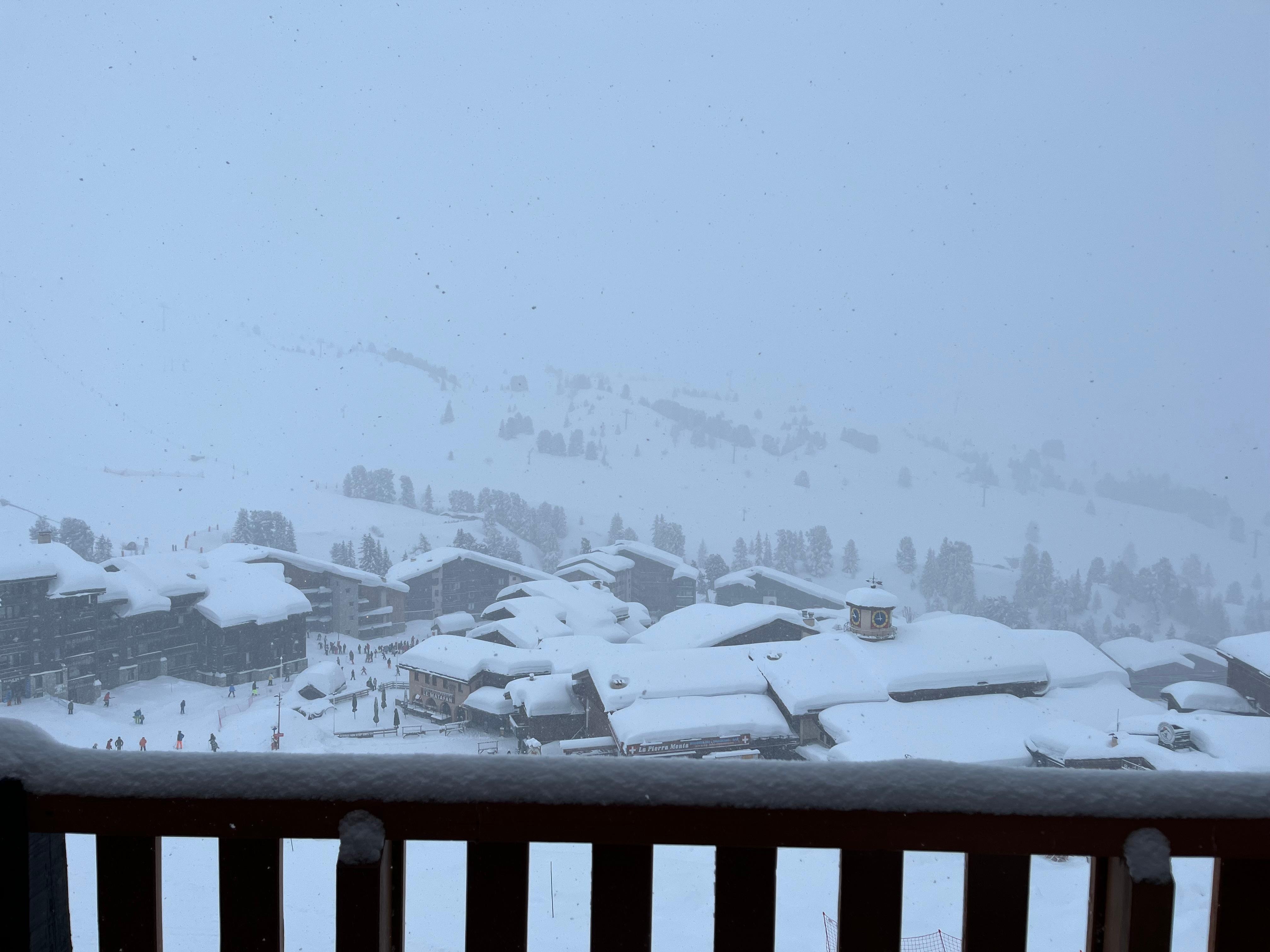 And even more snow view from our balcony! 🤩