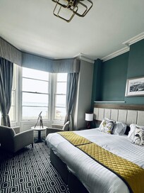 Deluxe double with sea view (and telescope)