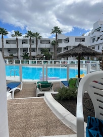 Lovely spot,overlooking the pool.