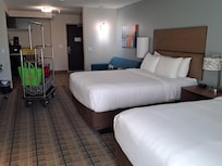 2 queen beds