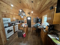 Kitchen dining room area