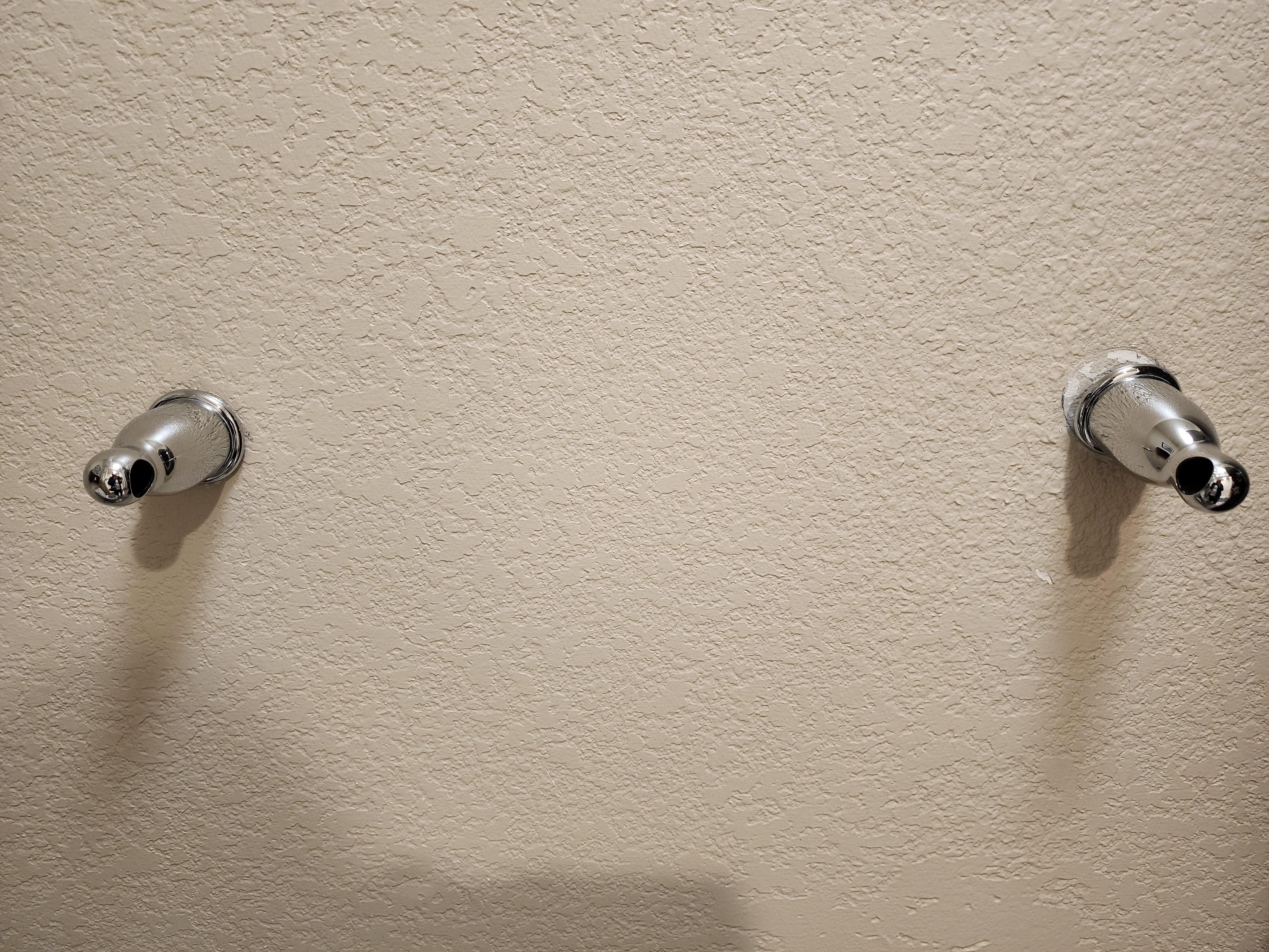 Broken bar for towels 