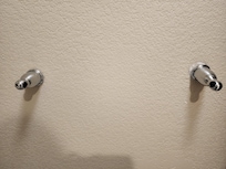 Broken bar for towels