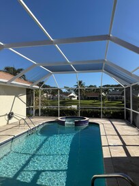 Heated pool (extra fee)