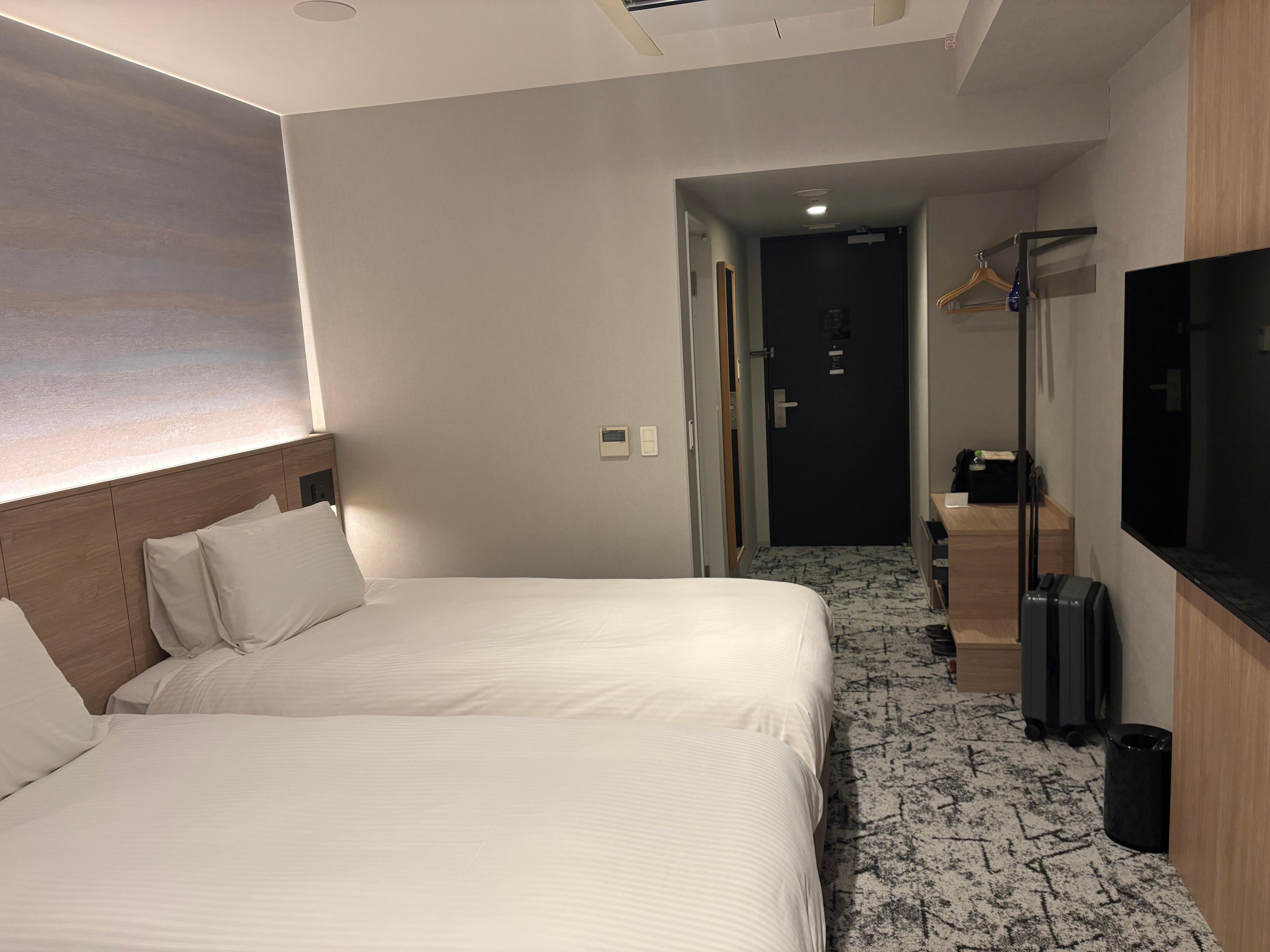 清潔感がある部屋でTVも大きく見やすいです