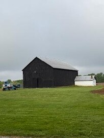 I was fascinated by the structure of the barns in Kentucky. North Carolina's barns are so different.