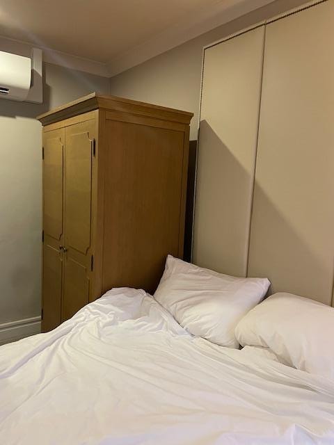 Accessible room with no bedside table 