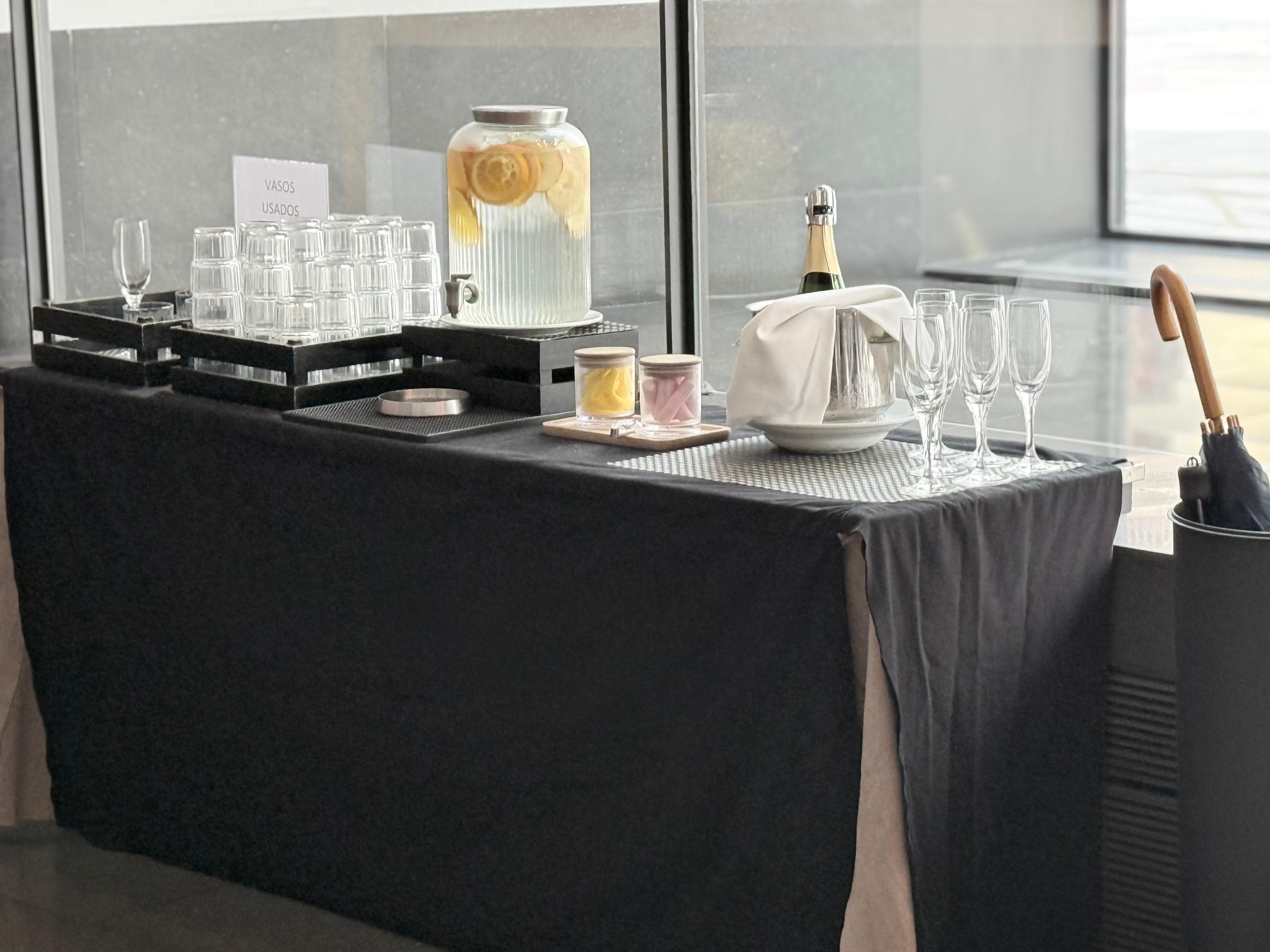 Champagne or sparkling wine,(not sure which), and lemon infused water in the lobby were a nice plus.