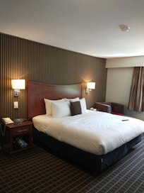 King room with kitchenette