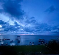 Bay view, you can watch dolphins, fish, and crabs all day.