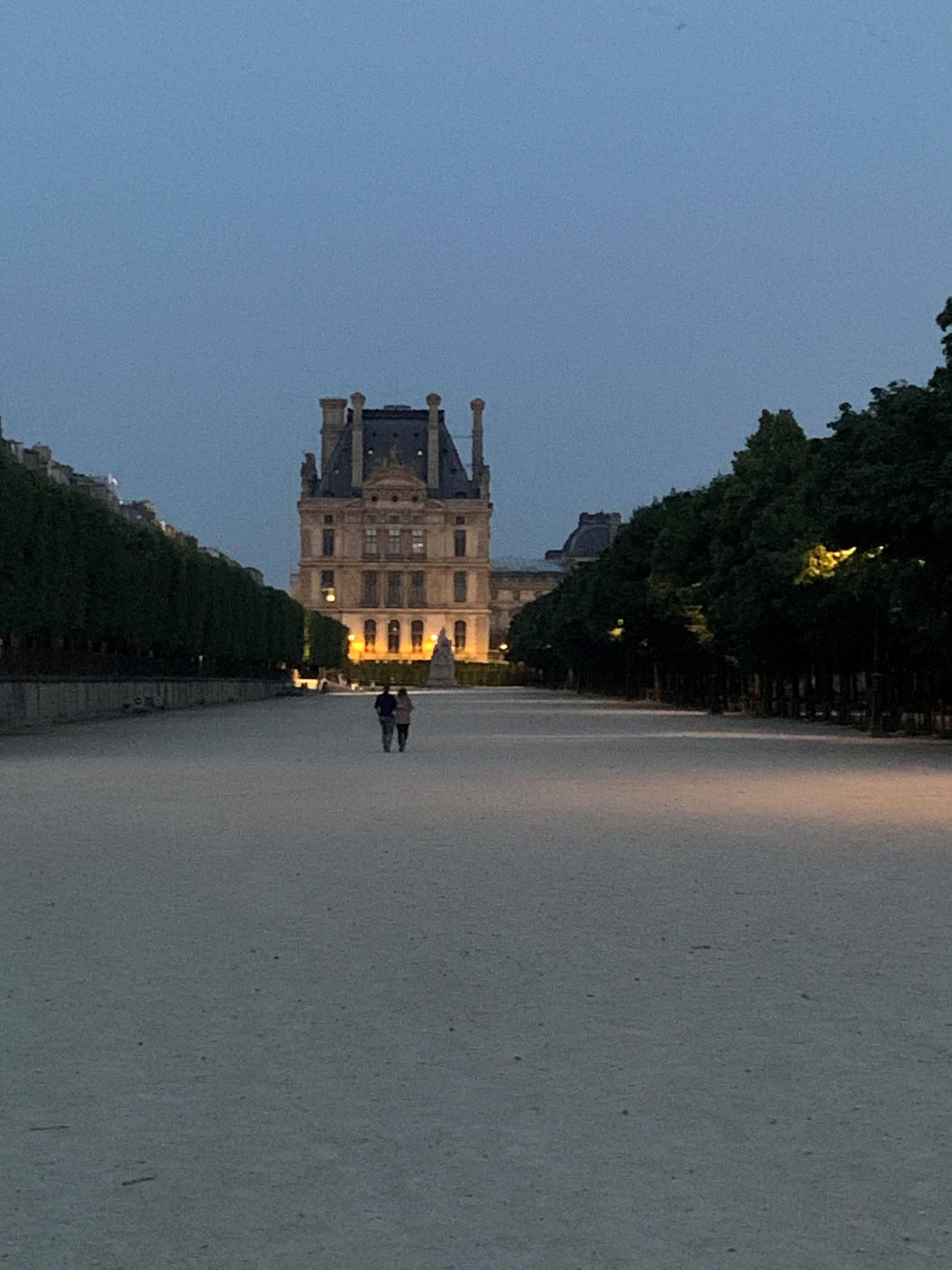 Tuileries at night