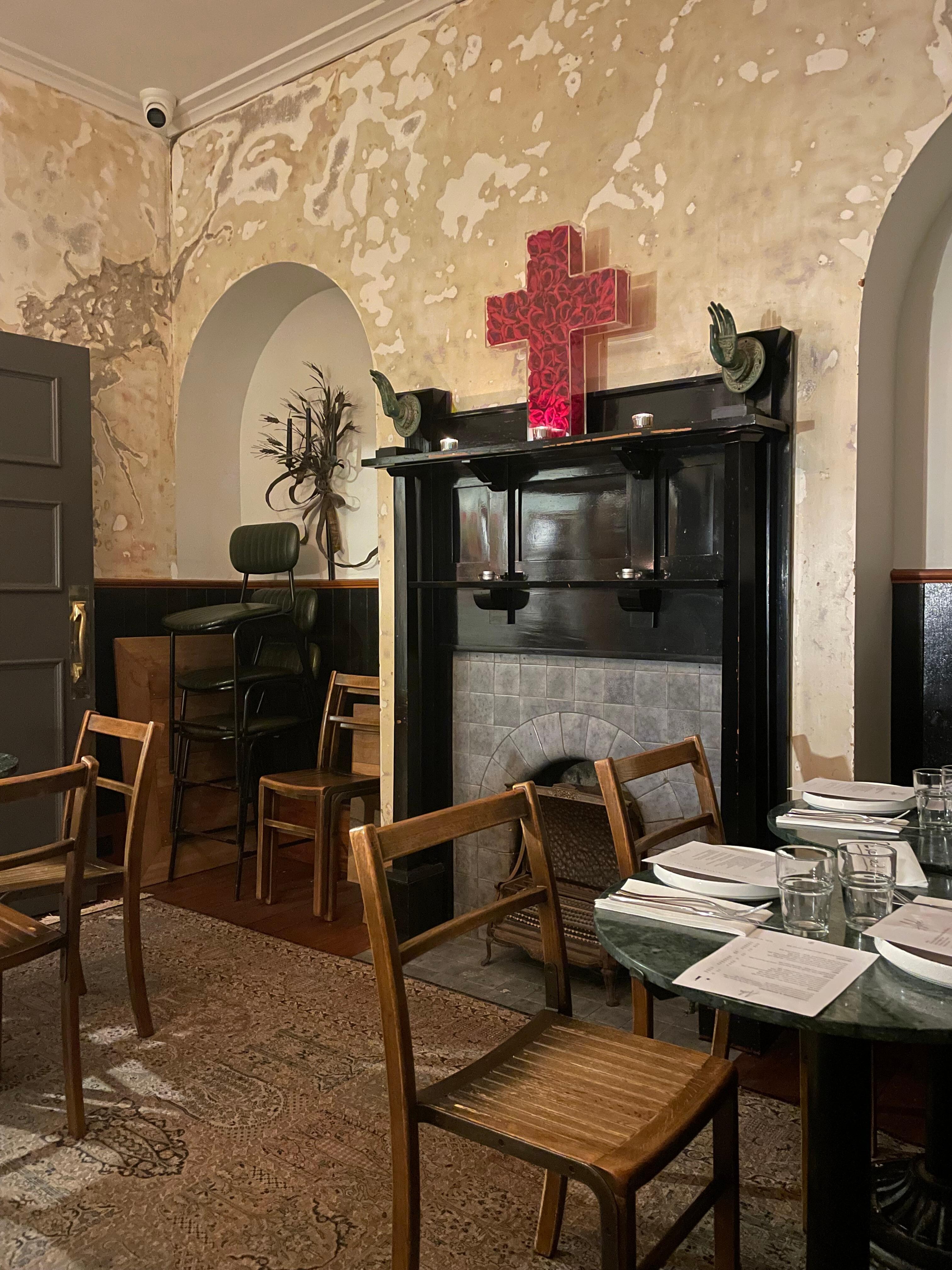 Restaurant bar