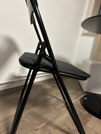 Chairs broken would not open flat and couldn’t be sat on. - even if you’d have wanted to.
