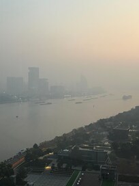 Una procesión constante de barcos y barcazas