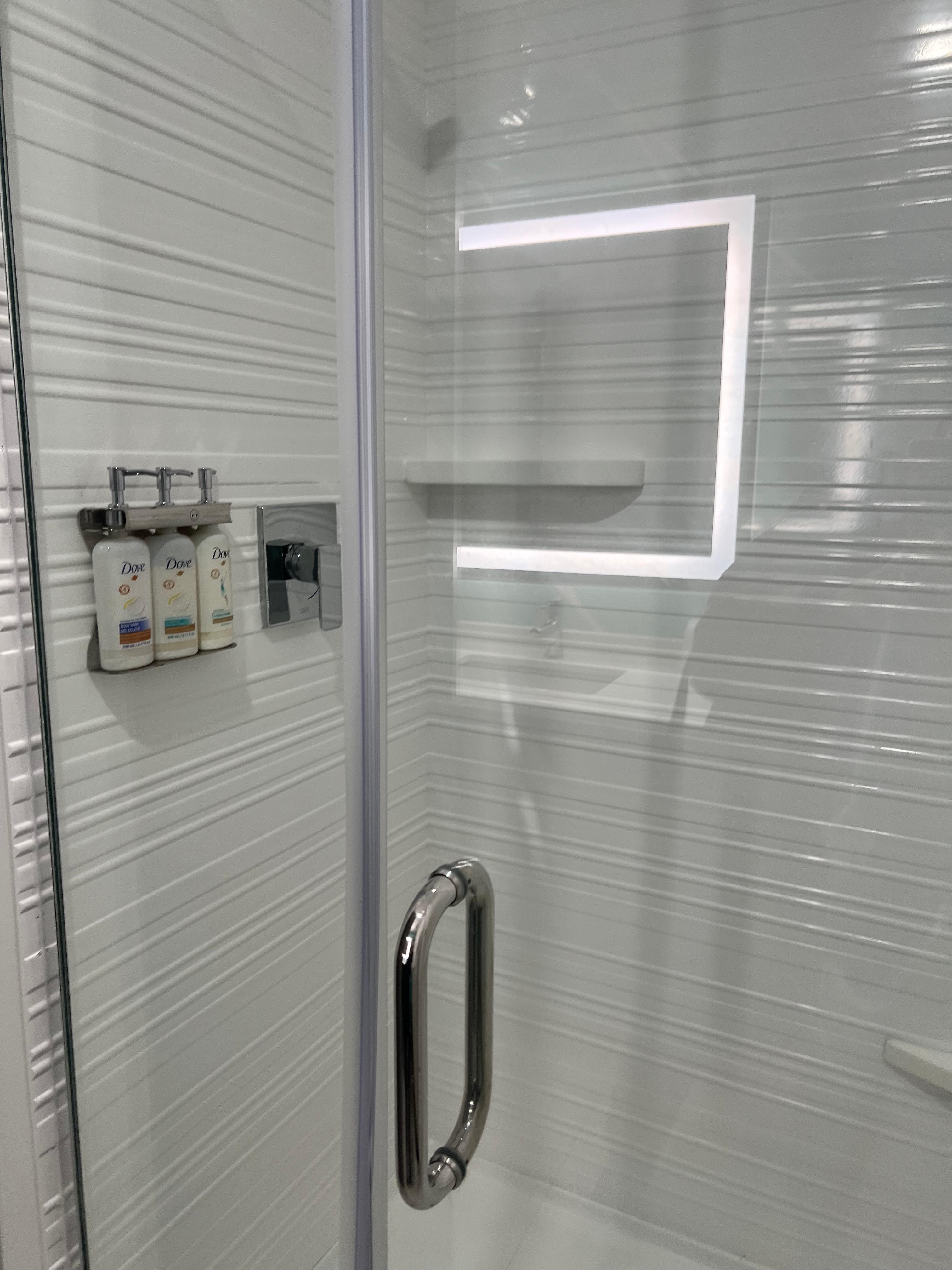 真新しいのできれいです。