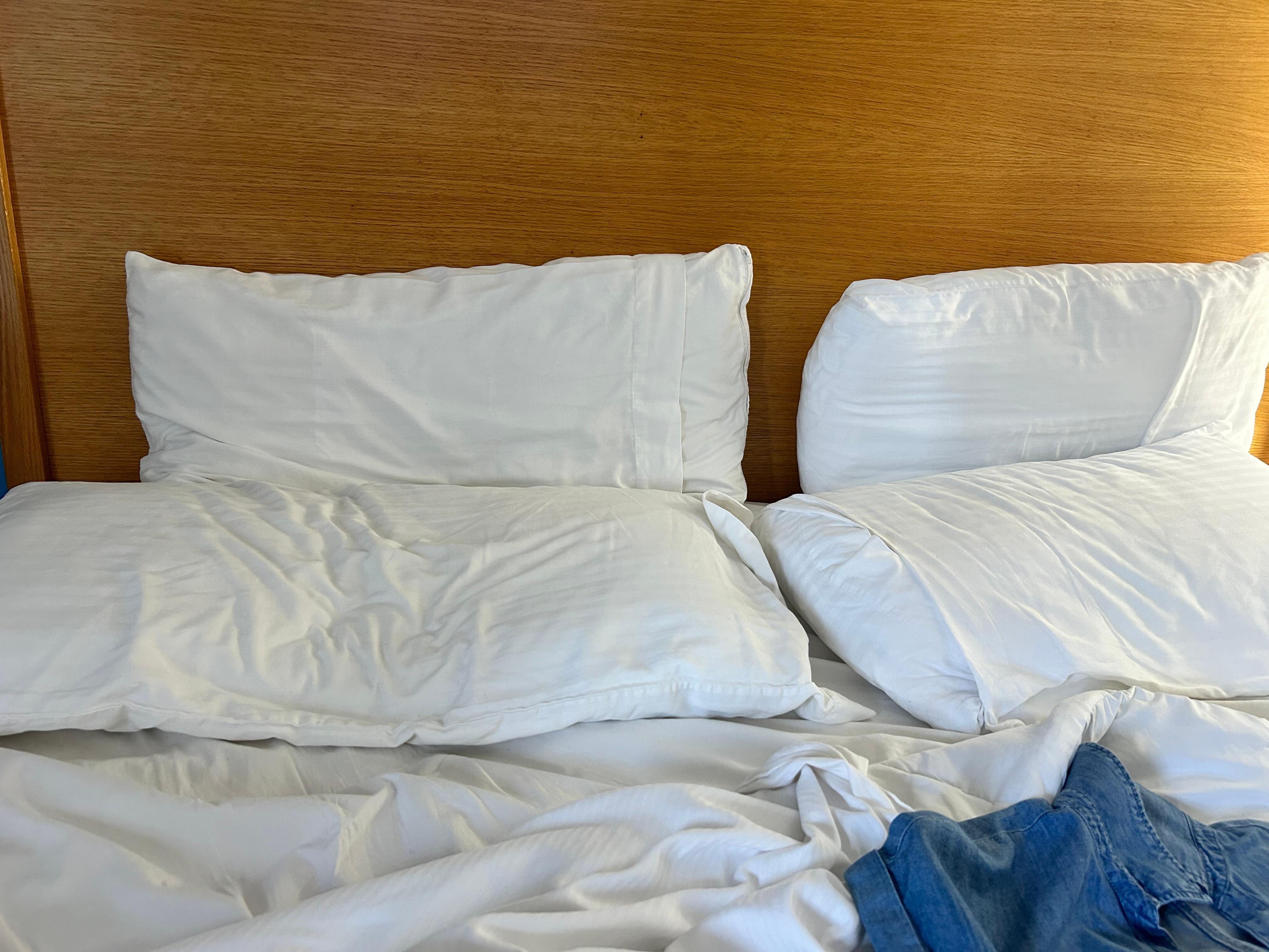 Flat pillows
