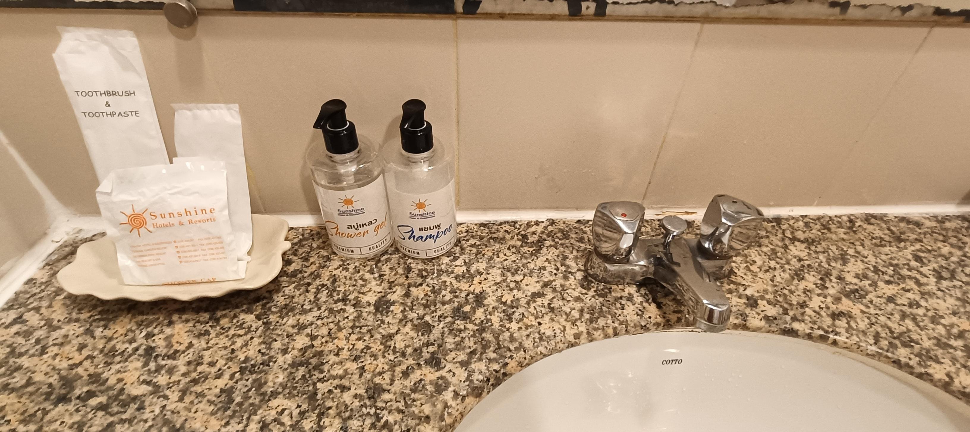 アメニティは、シャンプー、Soapgel、歯磨き。