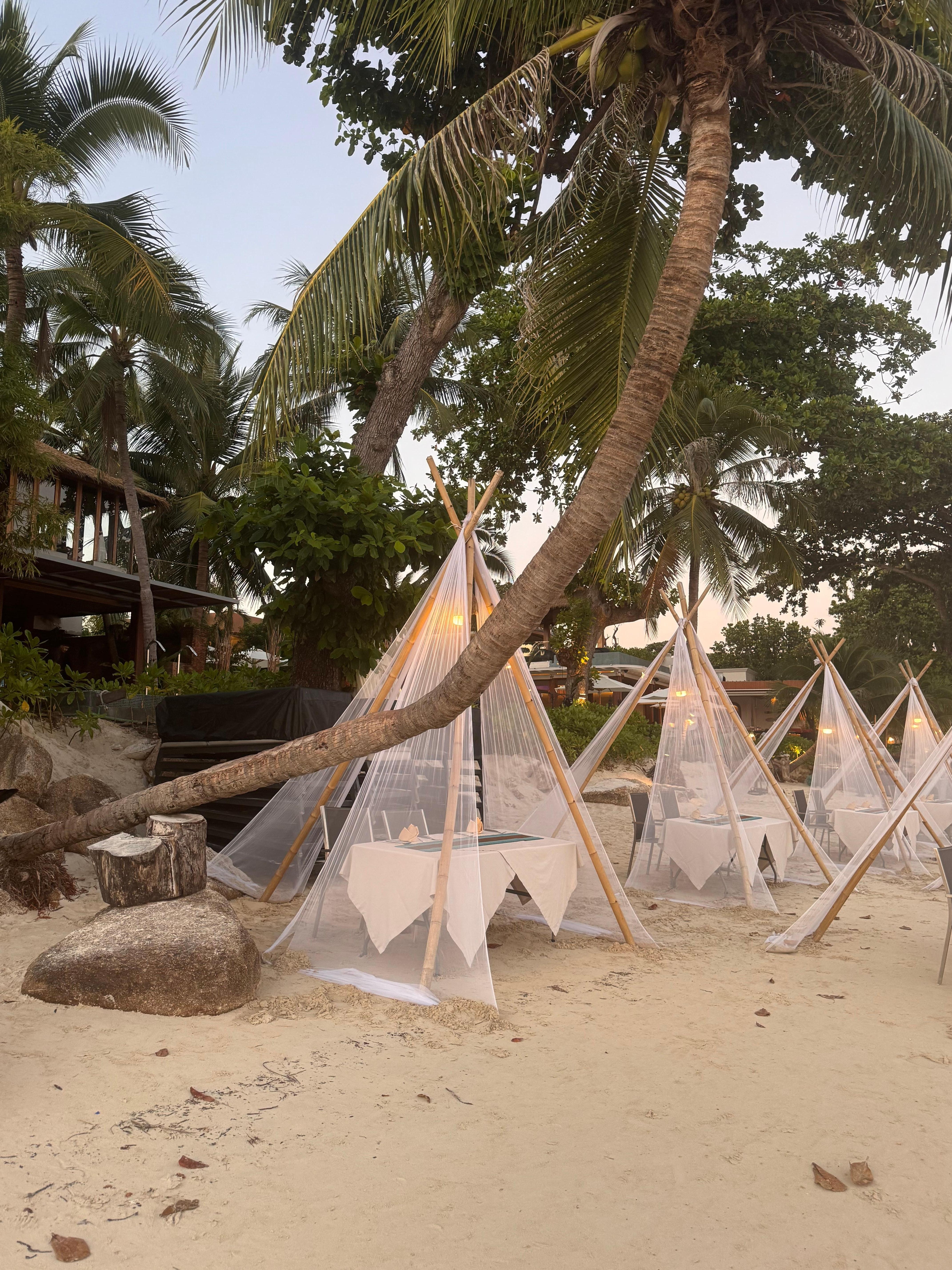 Restaurant next door and only steps away from the hotel. 