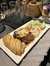 Essen im Restaurant / Lamm Lasagne