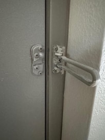 Broken door security lock