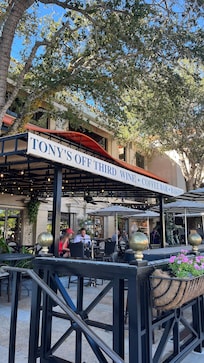 Great coffee shop and bakery 2 blocks away!