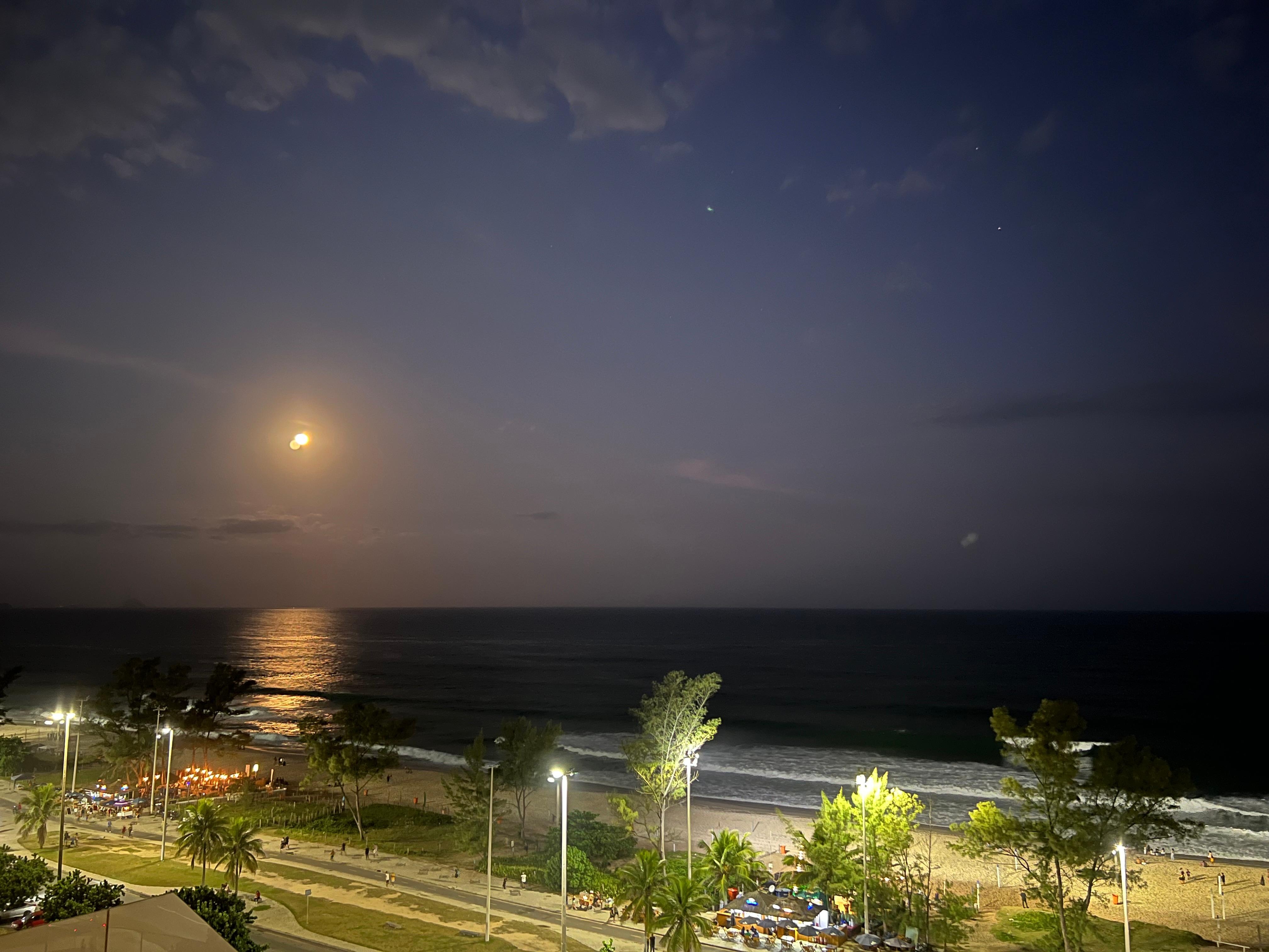 Vista do luar do terraço por volta das 07:00