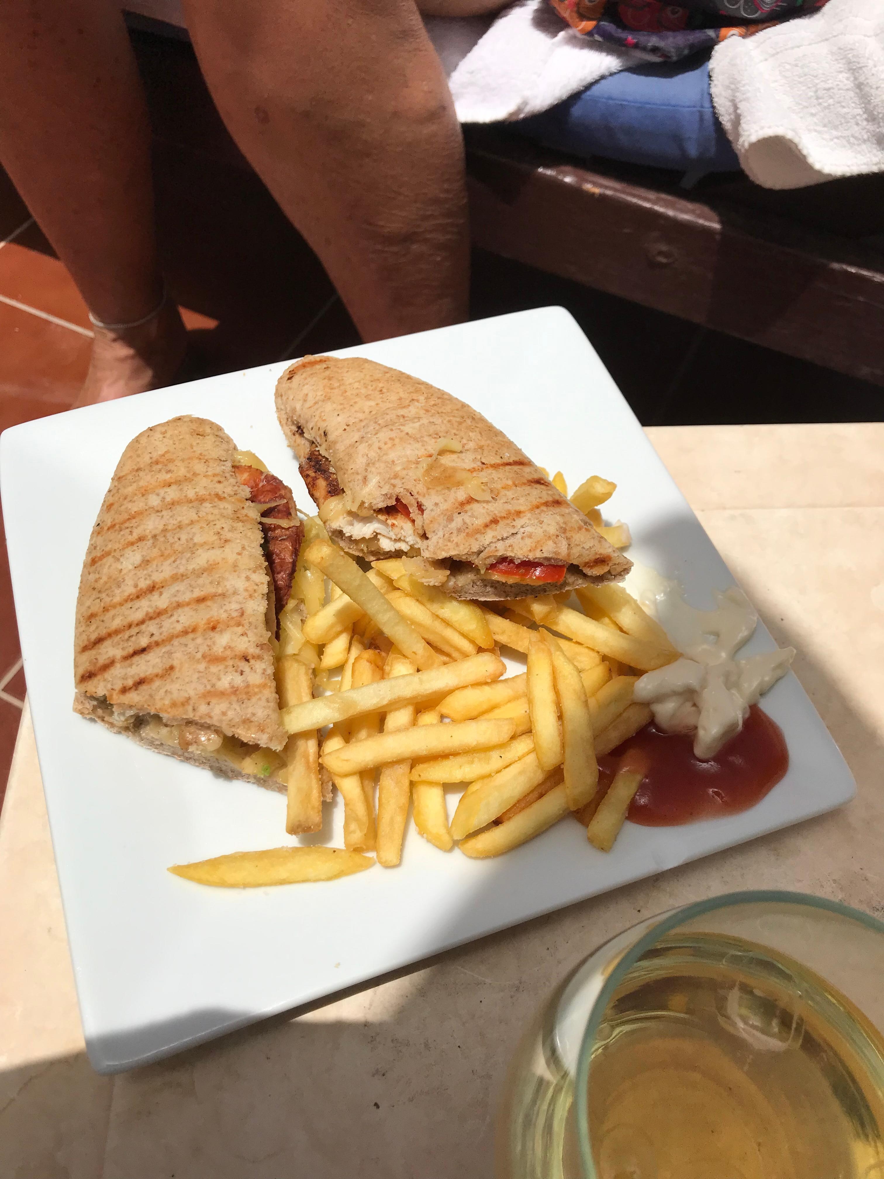 Chicken sandwich Ibis kitchen