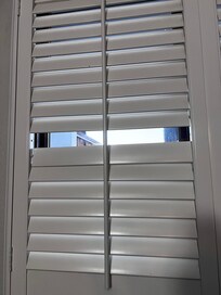 Blinds missing people can peek through your room