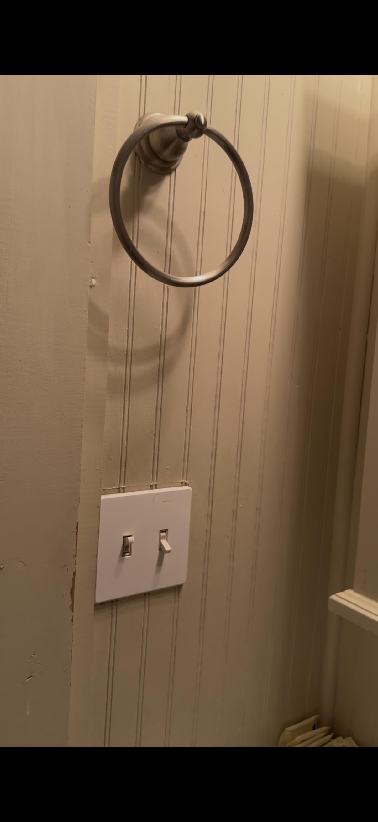 No hand towel in the bathroom 