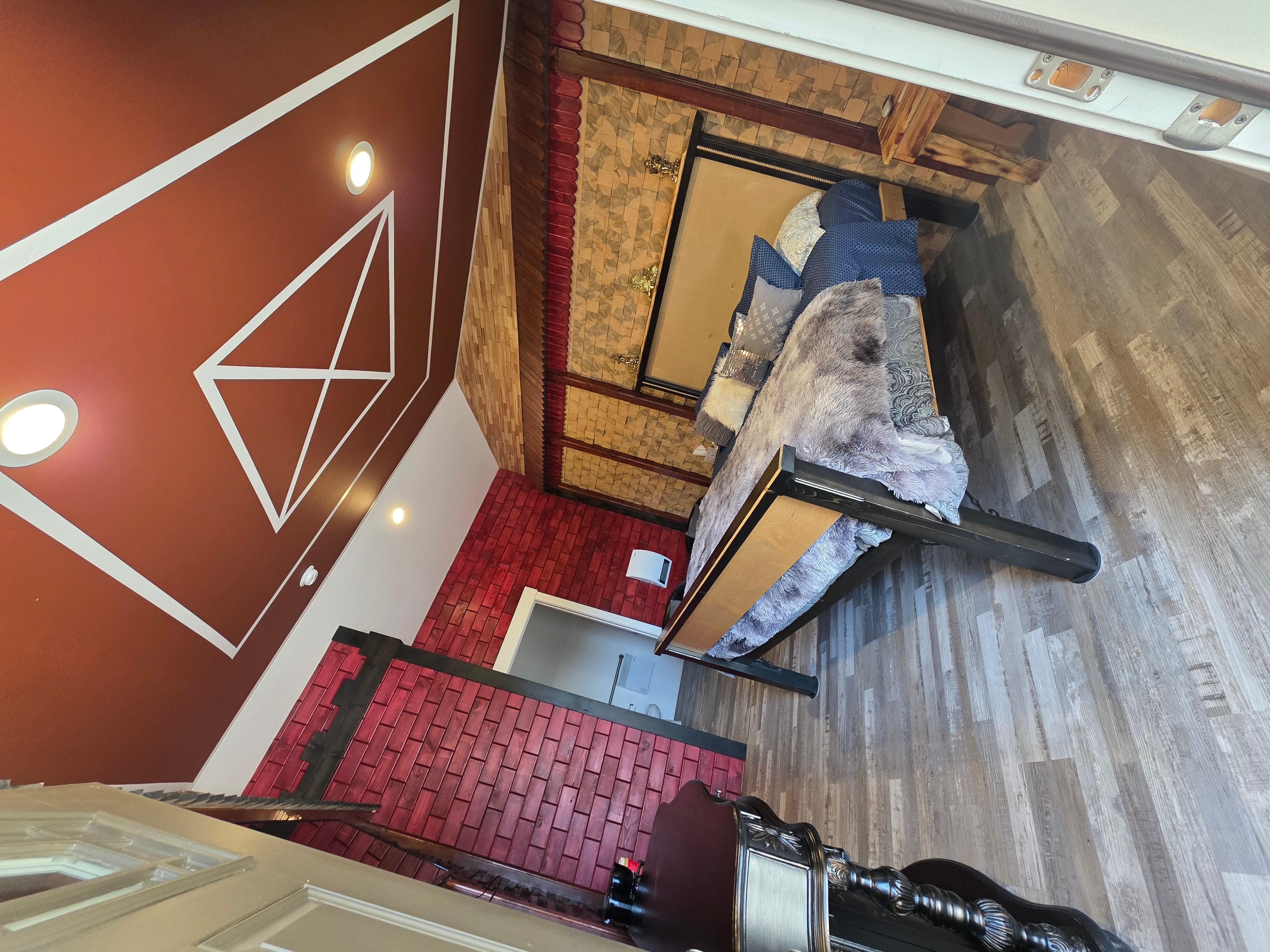 Honeymoon room 