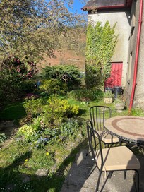 Peaceful garden for alfresco dining.