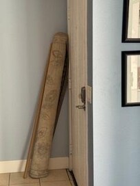 dirty rug left by front door for the 3 weeks we were there