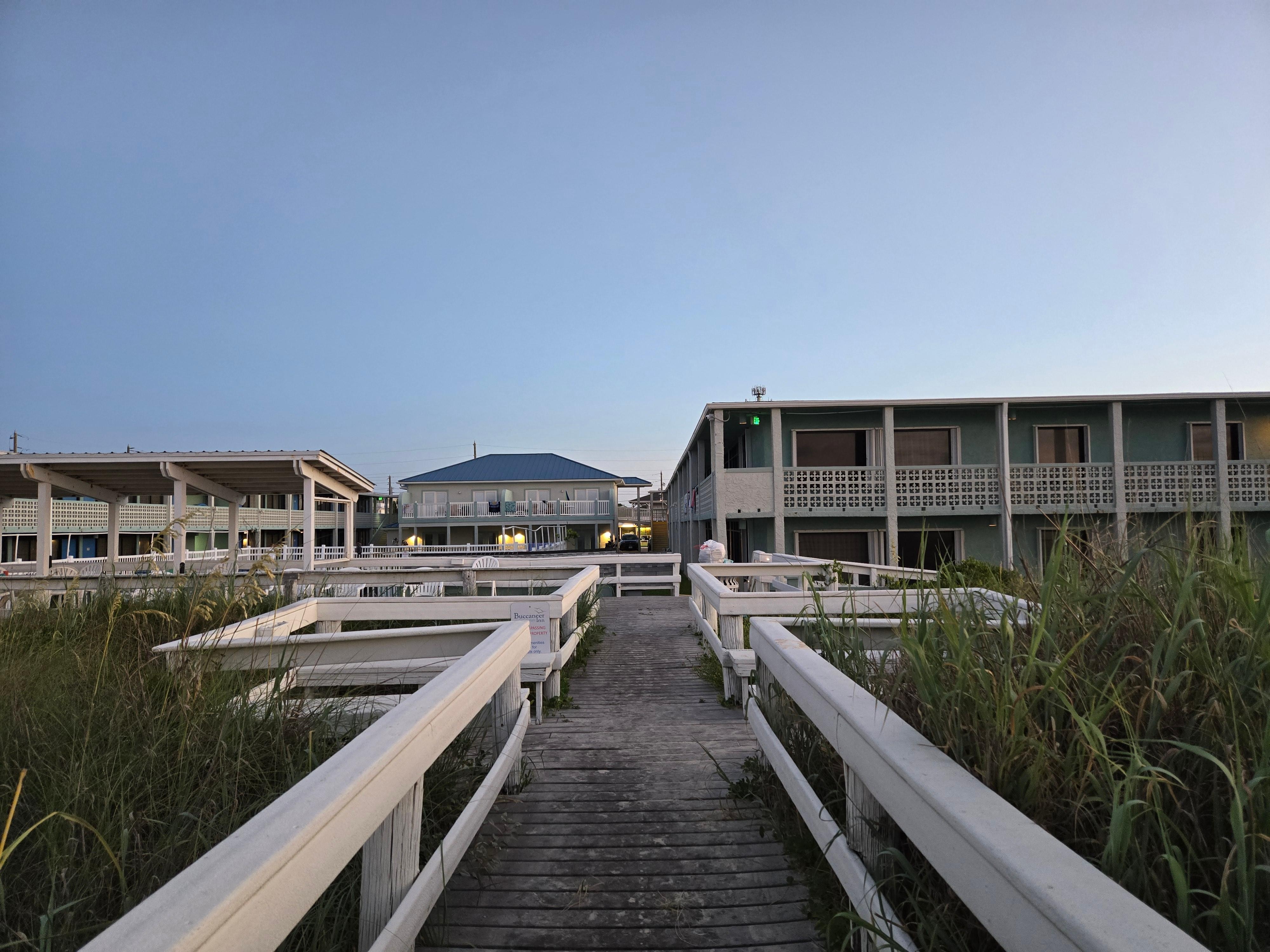 Looking at the hotel from behind it, coming from the beach. 