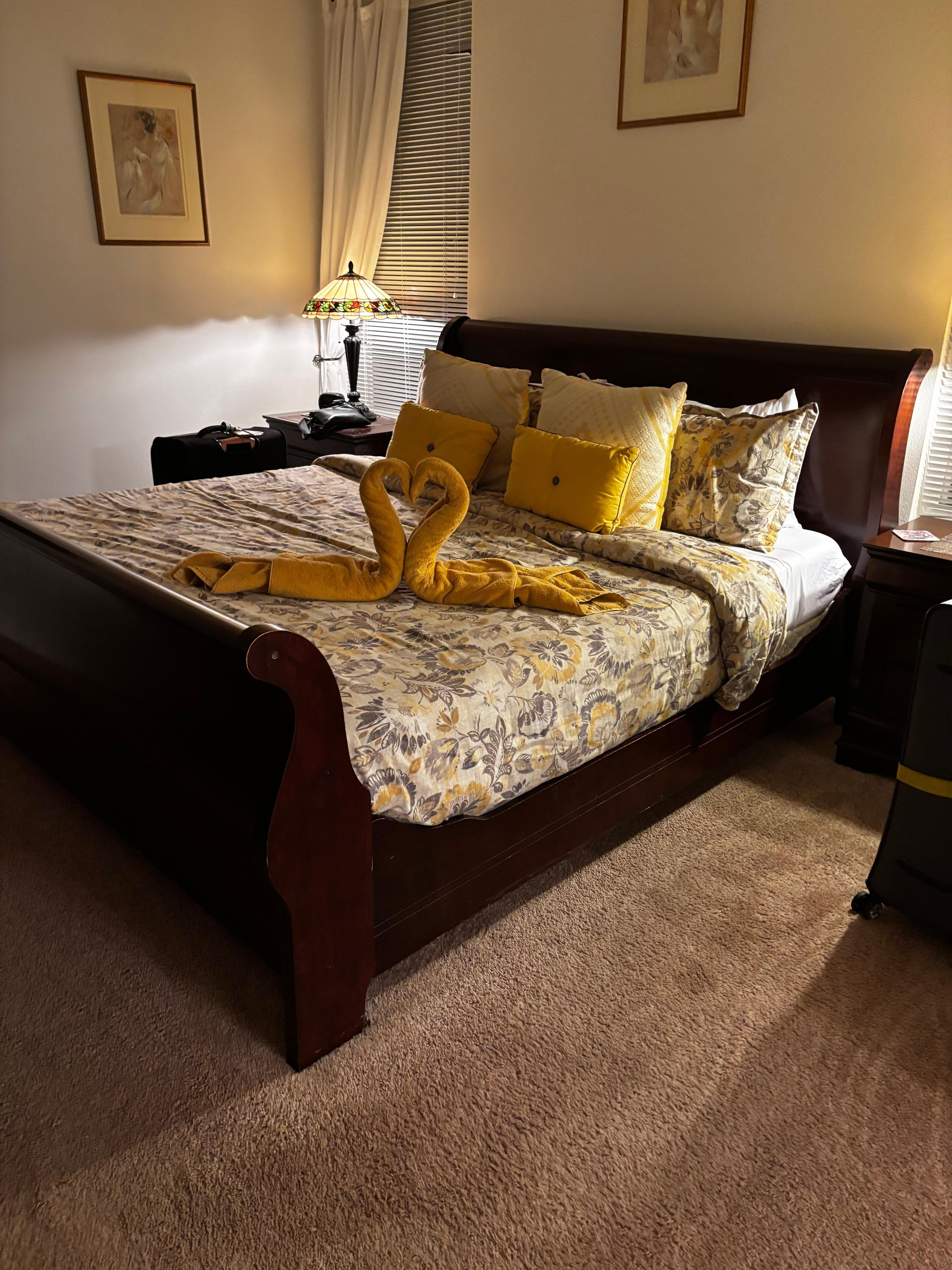 Another huge bedroom (bedrooms with en-suite bathrooms) also another two single bedrooms