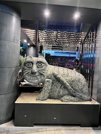 エントランスにあるオブジェ ホテル自体が地下鉄駅の方から見るとすぐわかるのですがこのオブジェが目印です!