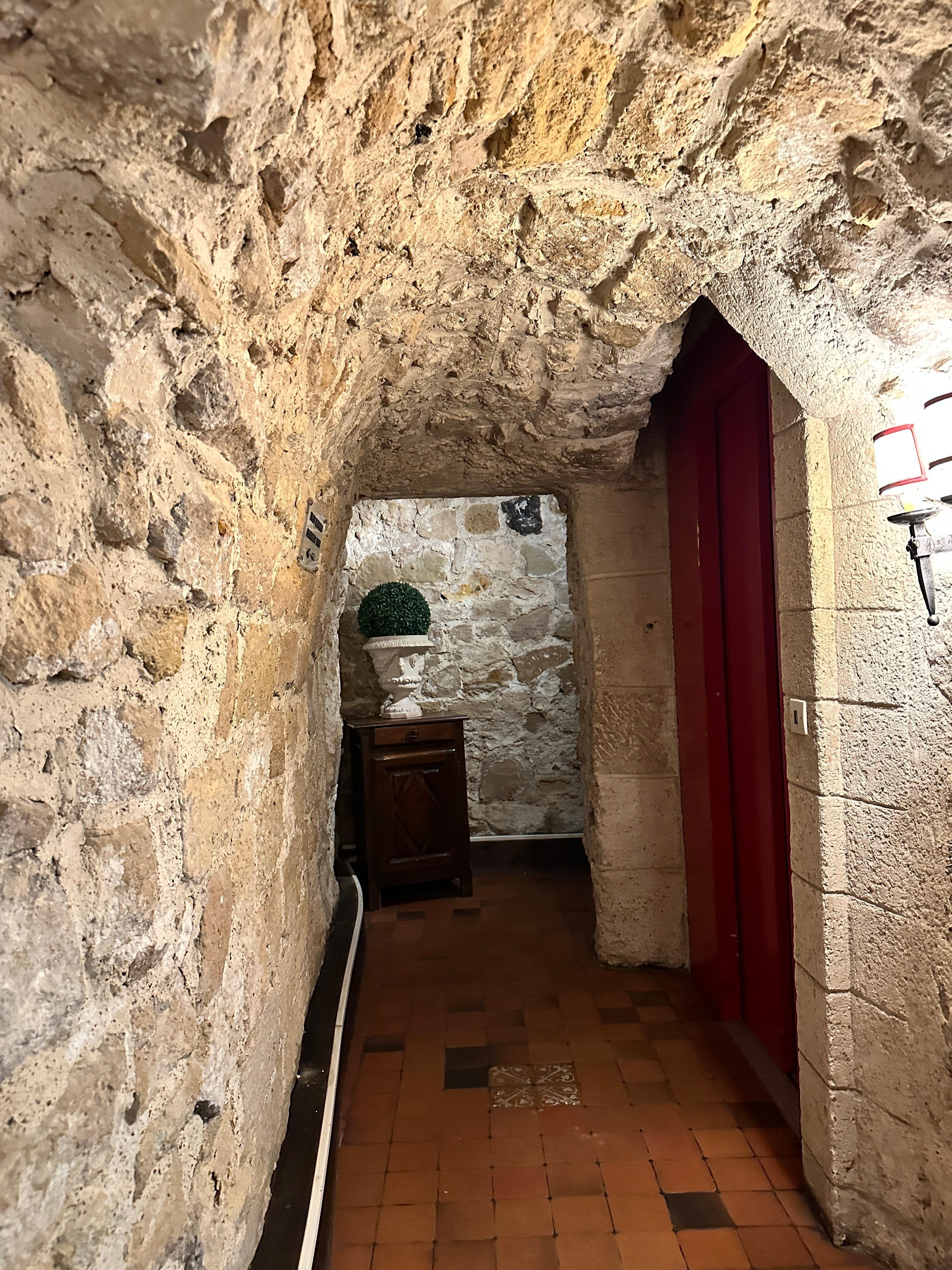 Basement hall to breakfast