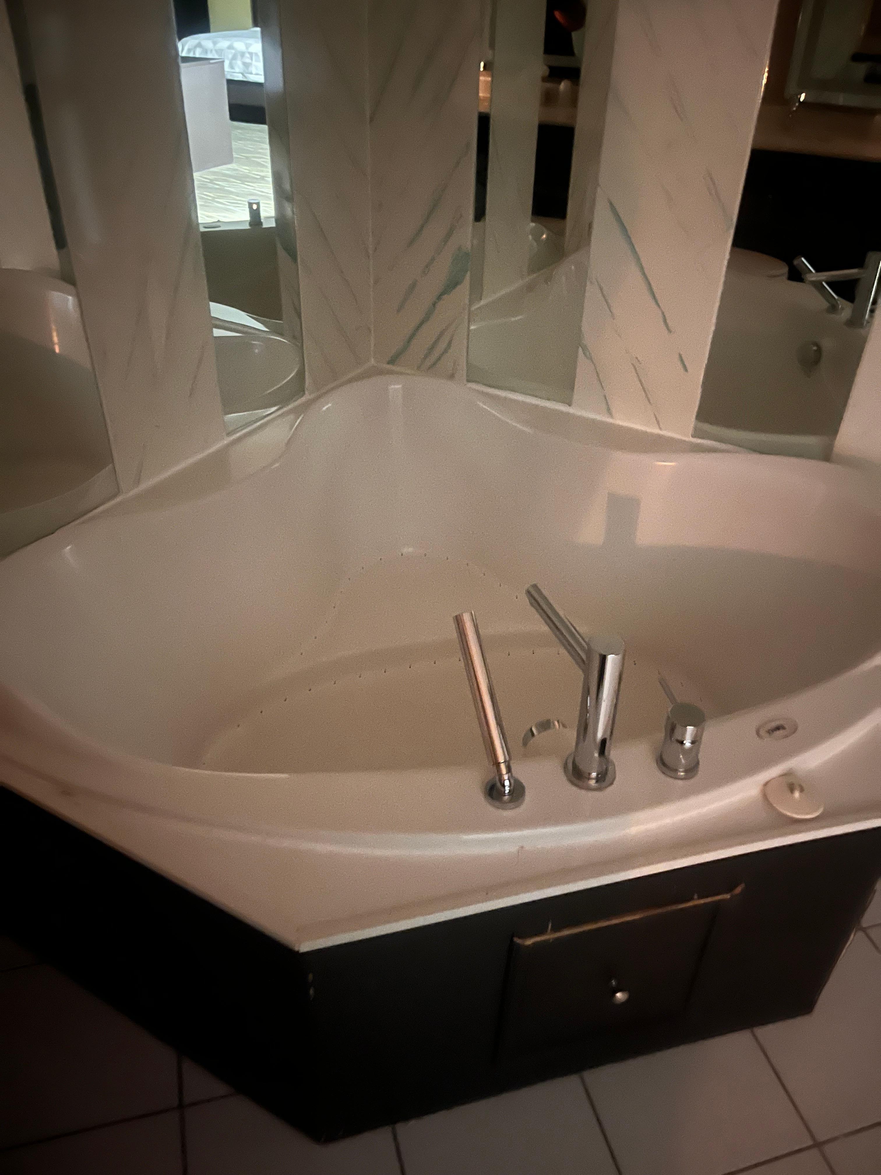The amazing bathtub