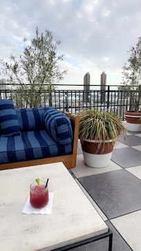 Rooftop bar!