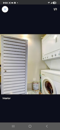 What they show in photos under amenities on VRBO. Not at all what we got.