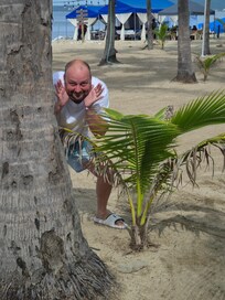 Peakaboo. I see you.