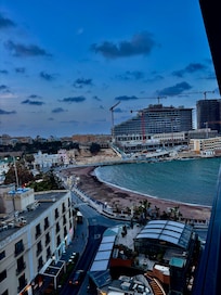 Vue partielle de la baie