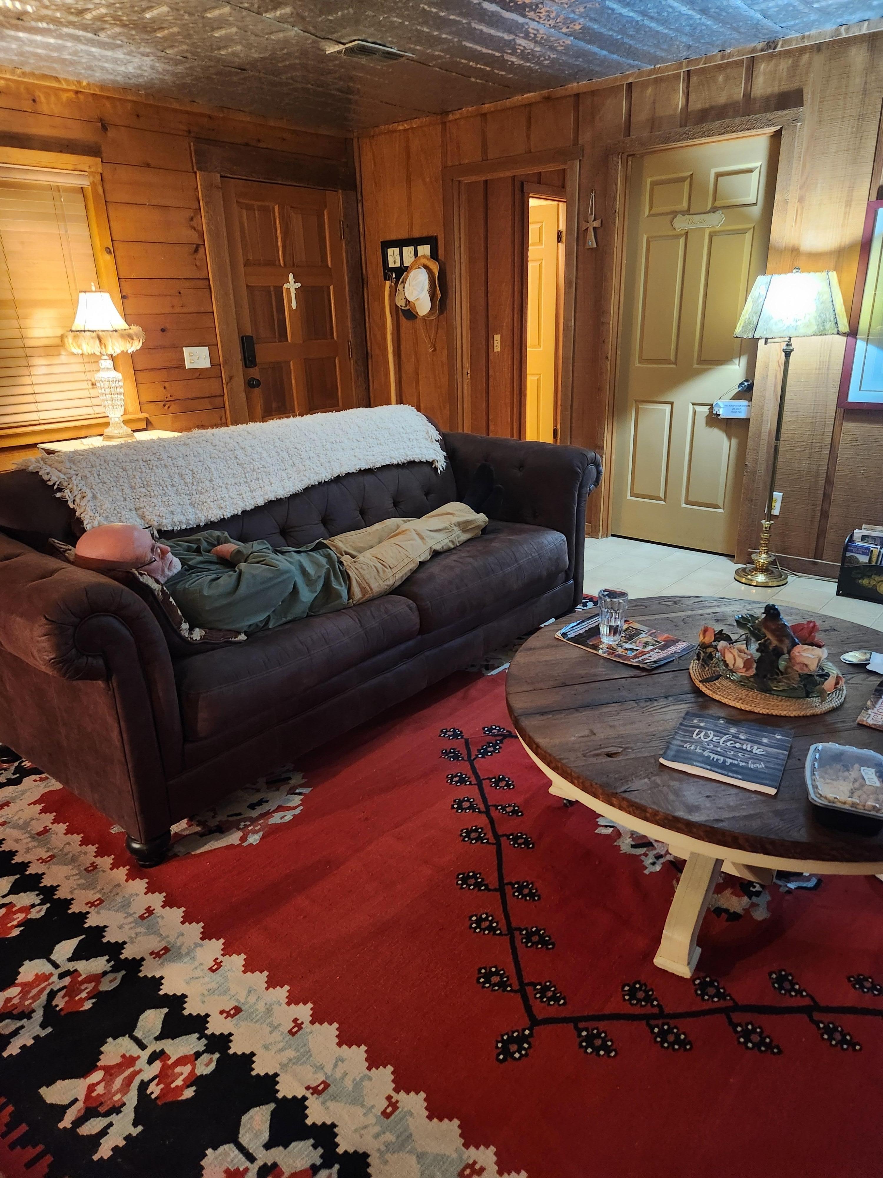 The cabin was so spacious. The furniture was comfy and many vintage pieces. Could spend all day looking at the interesting pieces.