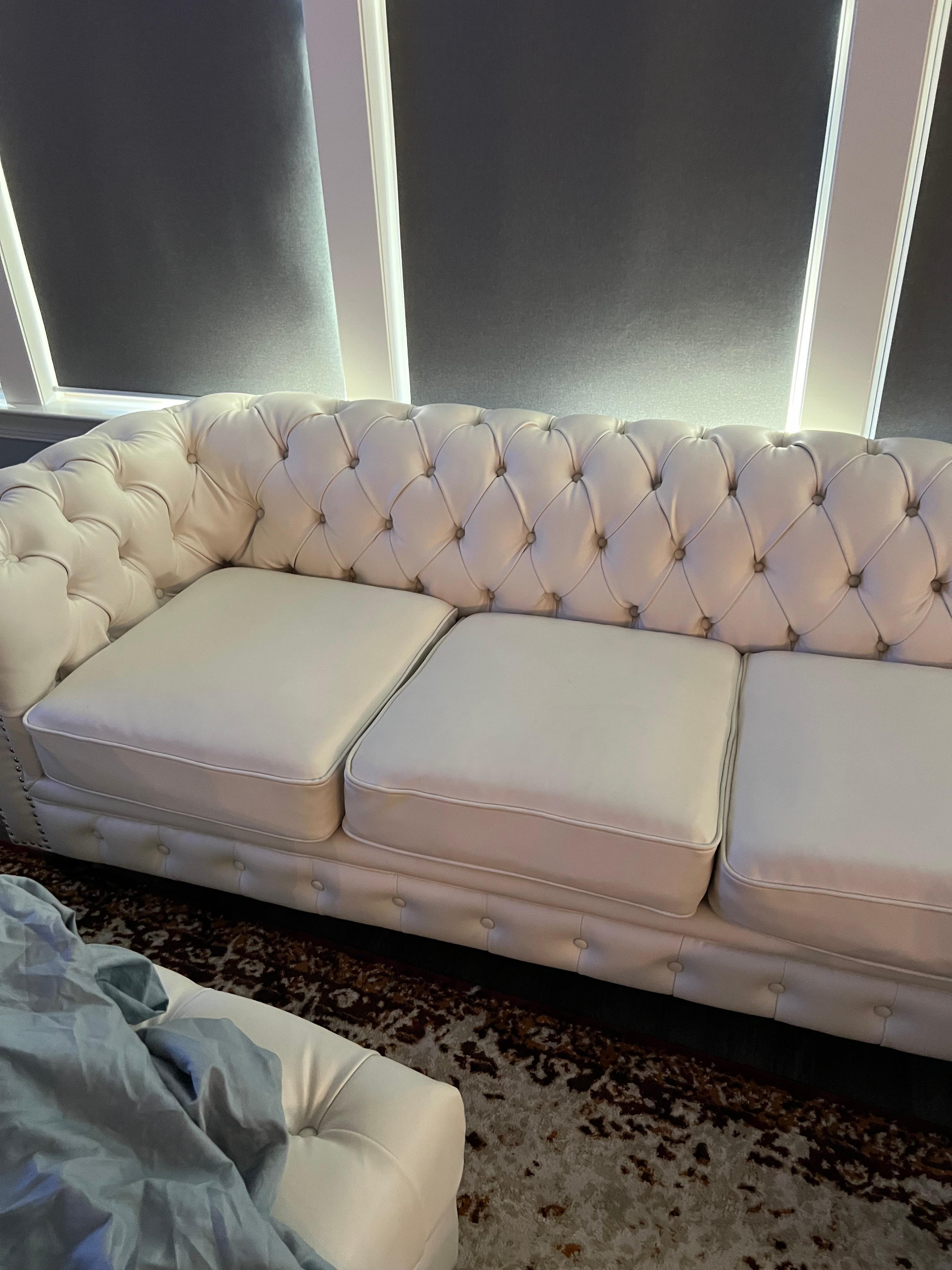 Very uncomfortable couch