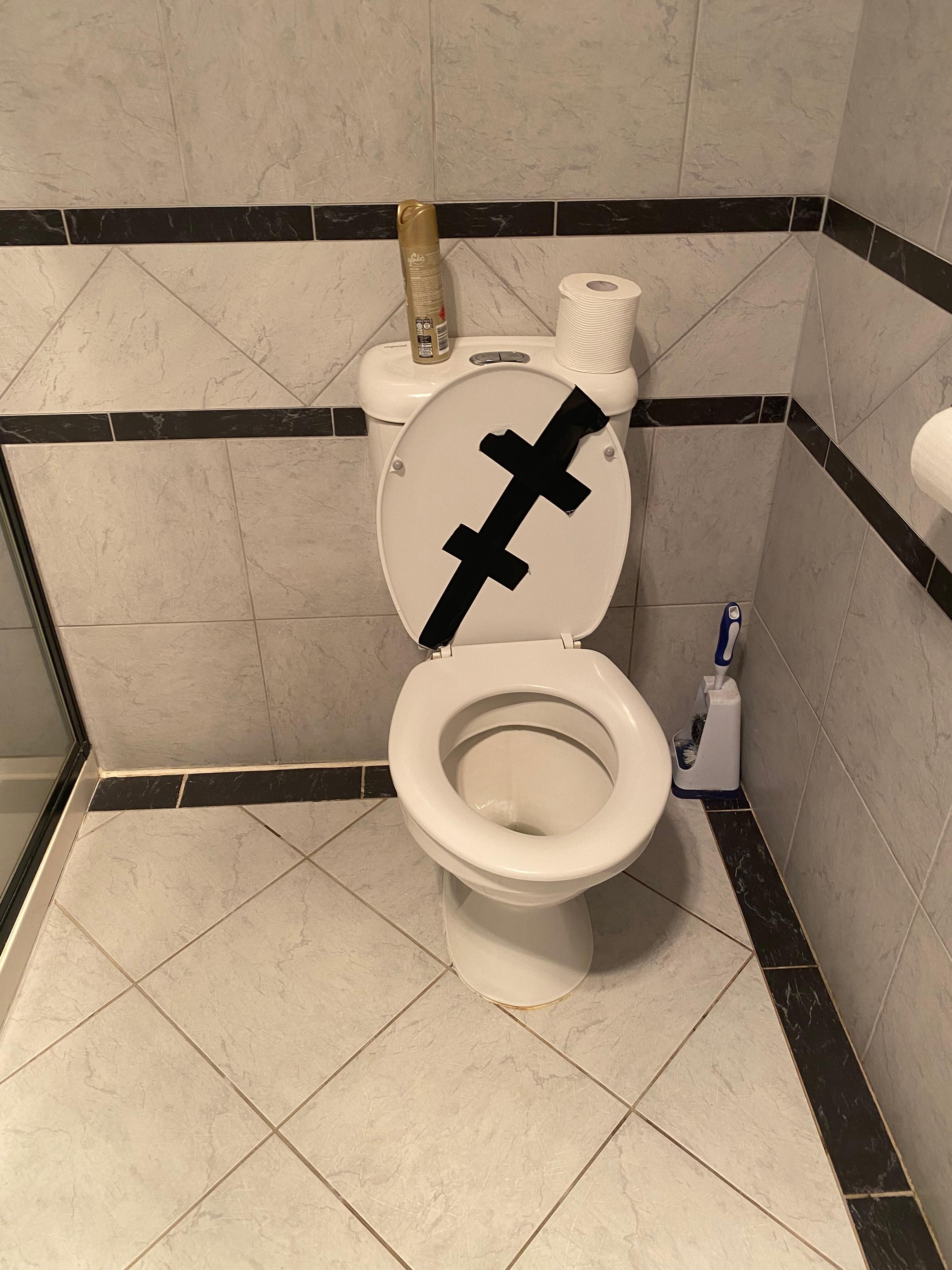 Really no words and only 1 button work, 